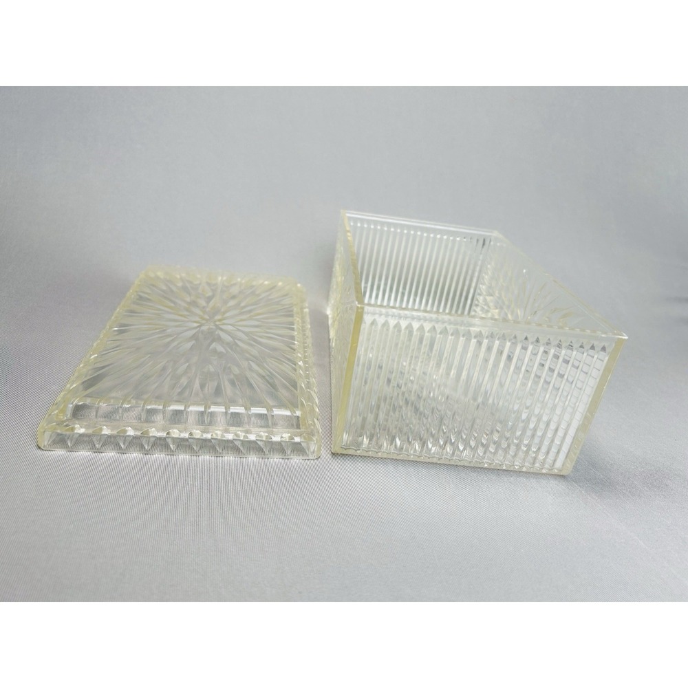 Vintage Plastic Vanity Box With Lid - Picture 6 of 13